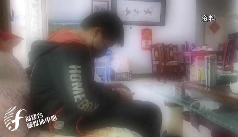 DƬ
